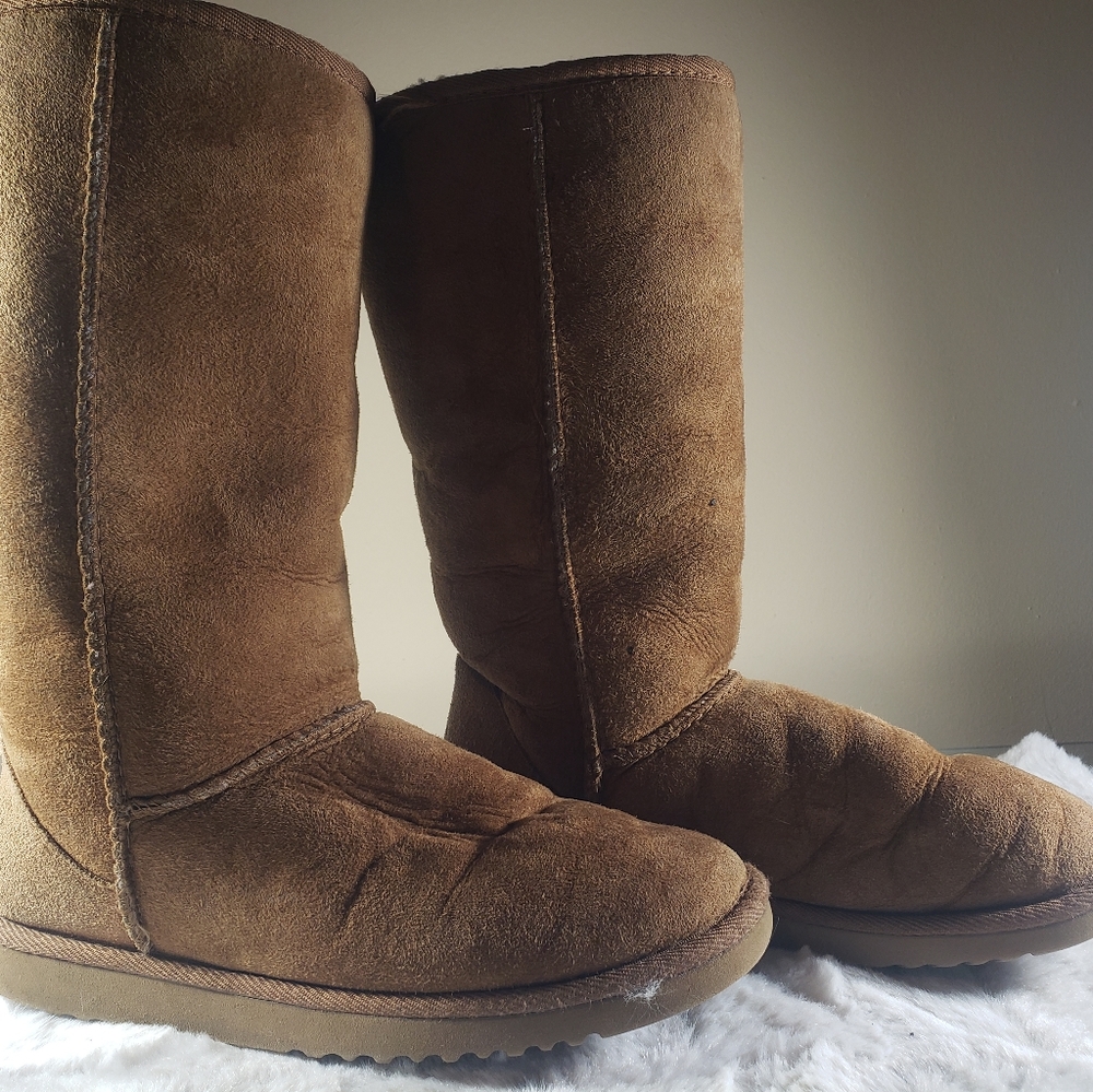 UGG Australia Women's Boots Classic Tall , Size US 5